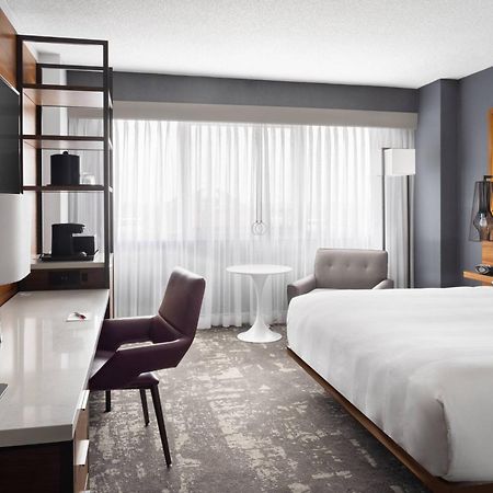 Marriott Greensboro Downtown Hotel Bagian luar foto